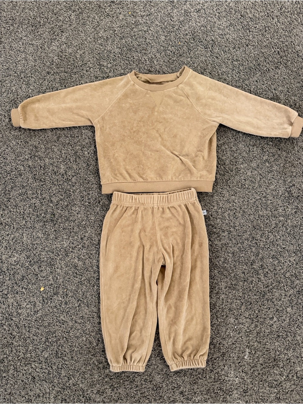 The Honest Company Kids Two-Piece Sweatshirt & Joggers Set - Tan